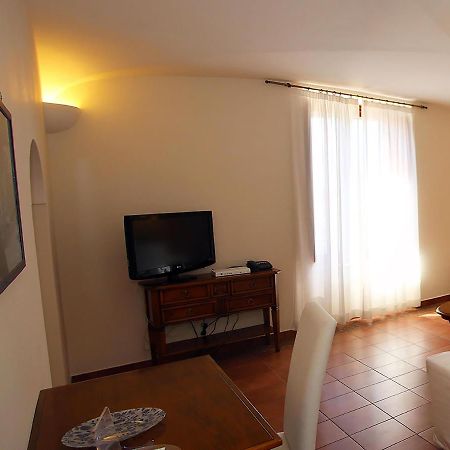 Palazzo Iaquinto Apartment Santa Maria di Castellabate Luaran gambar