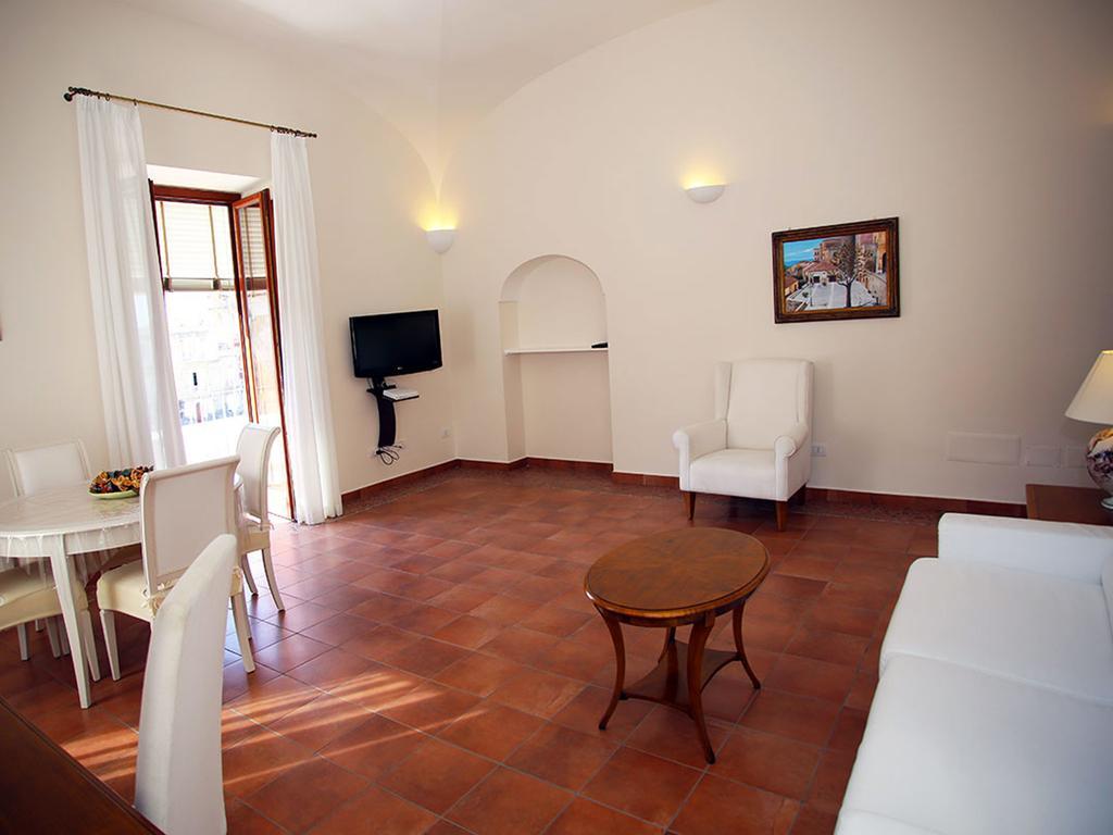 Palazzo Iaquinto Apartment Santa Maria di Castellabate Luaran gambar