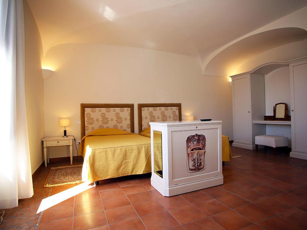 Palazzo Iaquinto Apartment Santa Maria di Castellabate Luaran gambar