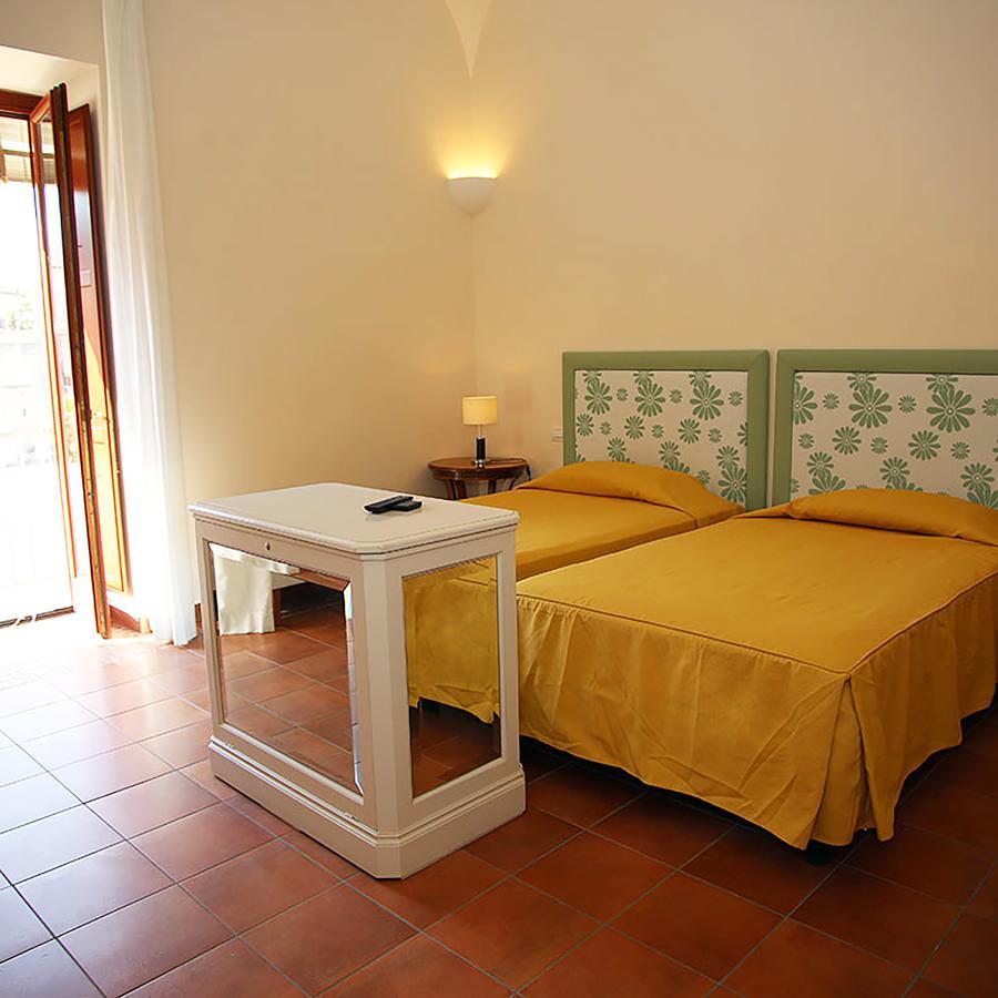 Palazzo Iaquinto Apartment Santa Maria di Castellabate Luaran gambar